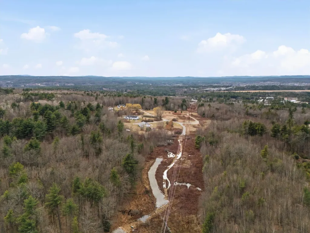 629 635 Fourth Range Road Pembroke NH 03275