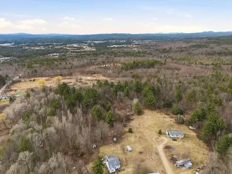 629 635 Fourth Range Road Pembroke NH 03275