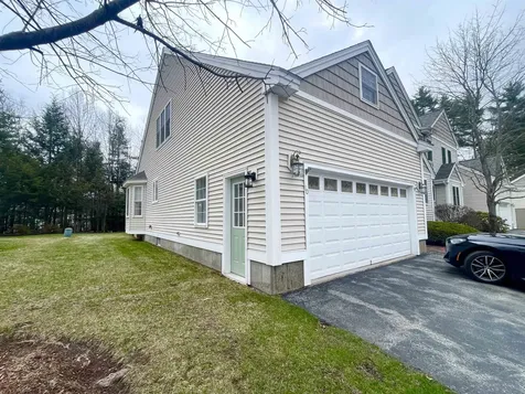 10 Absalom Lane Hollis NH 03049