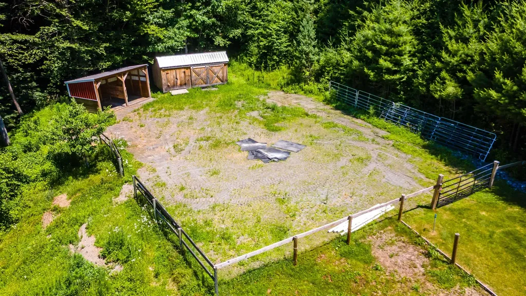 198 East Hill Road Wardsboro VT 05355
