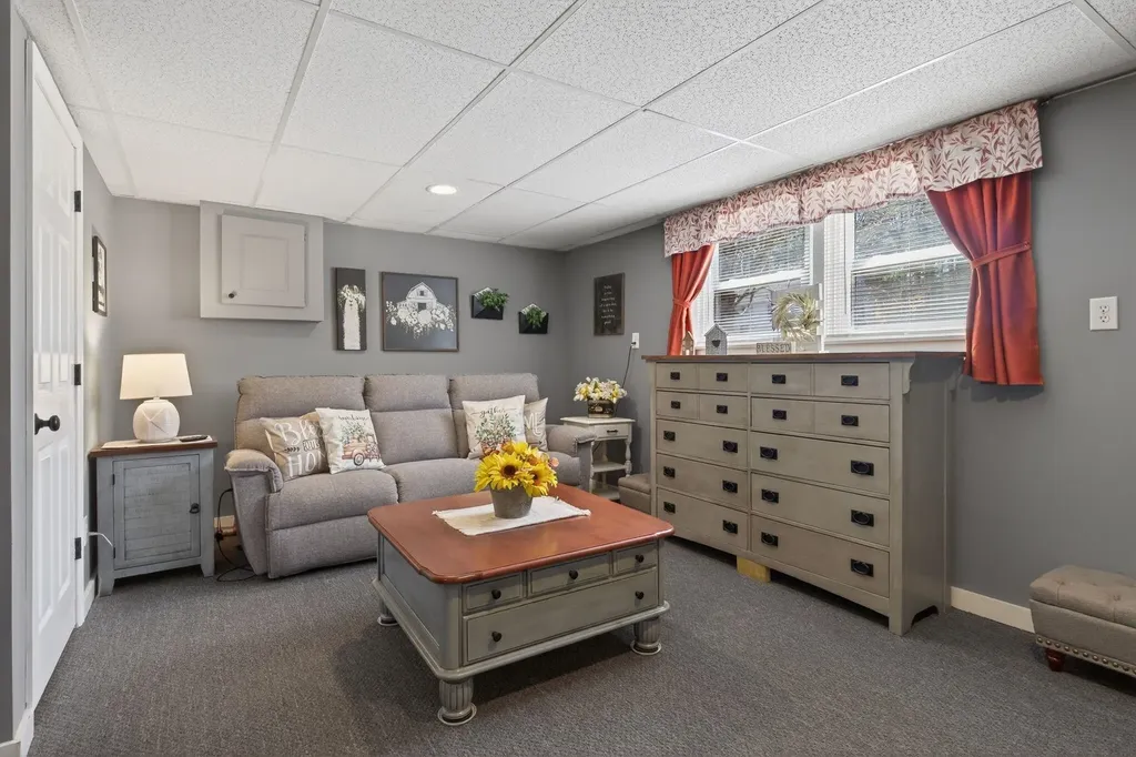 23 Birchwood Avenue Rochester NH 03867