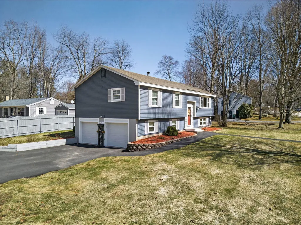 23 Birchwood Avenue Rochester NH 03867