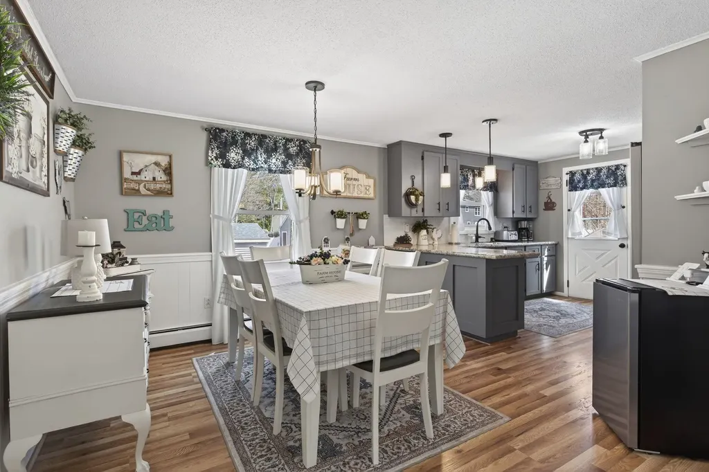 23 Birchwood Avenue Rochester NH 03867