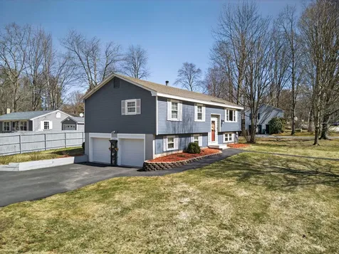 23 Birchwood Avenue Rochester NH 03867