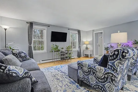 37 Mcgettigan Road Milford NH 03055