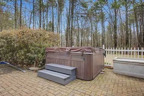 37 Mcgettigan Road Milford NH 03055