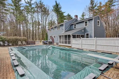 37 Mcgettigan Road Milford NH 03055