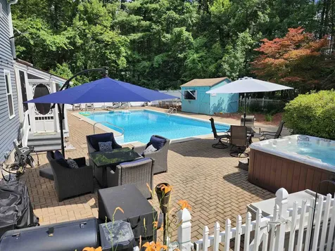 37 Mcgettigan Road Milford NH 03055