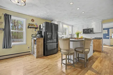 37 Mcgettigan Road Milford NH 03055