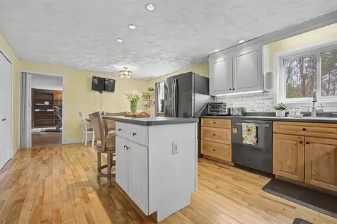 37 Mcgettigan Road Milford NH 03055