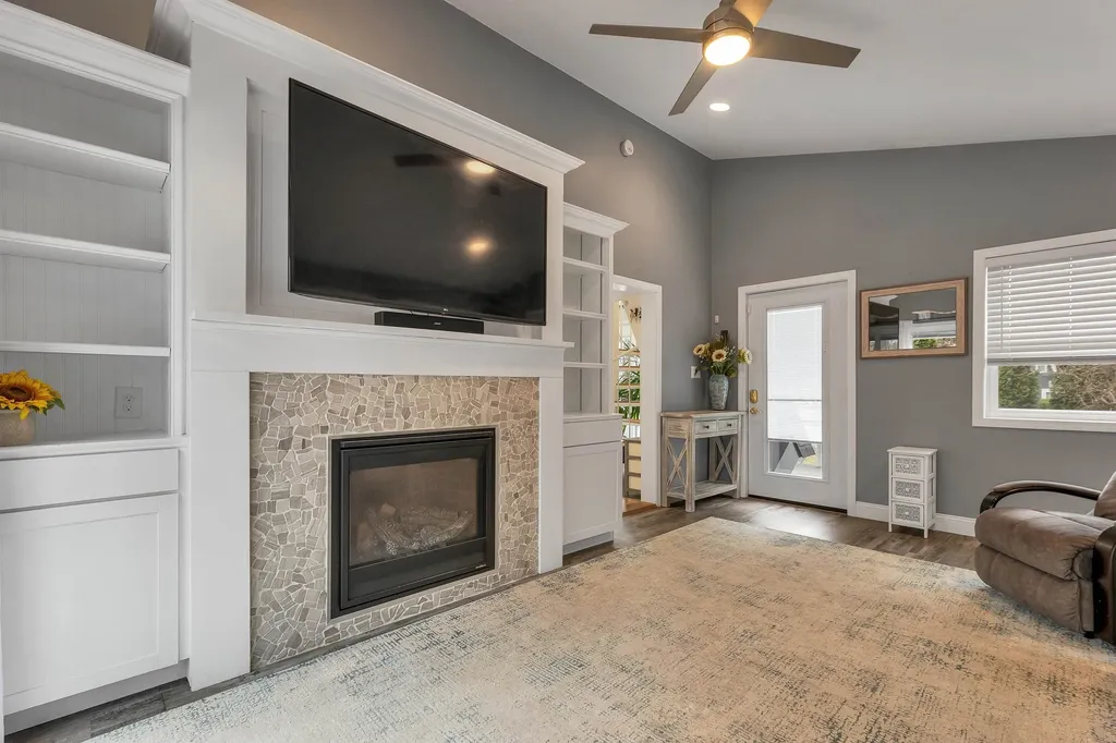 1 East Bluff Highlands Road Meredith NH 03253