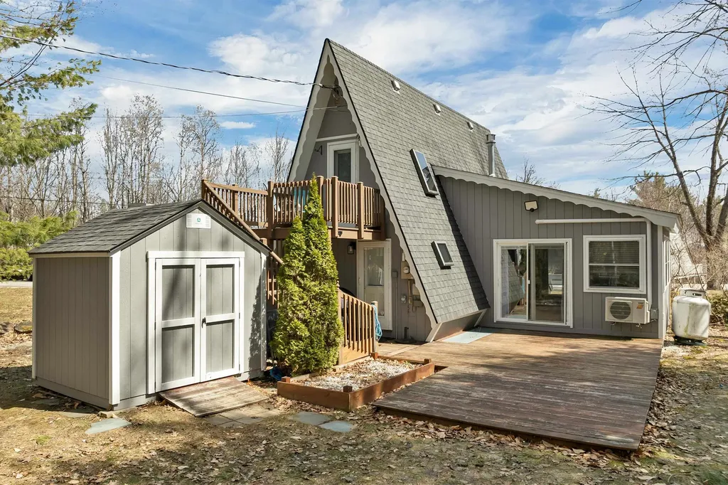 1 East Bluff Highlands Road Meredith NH 03253