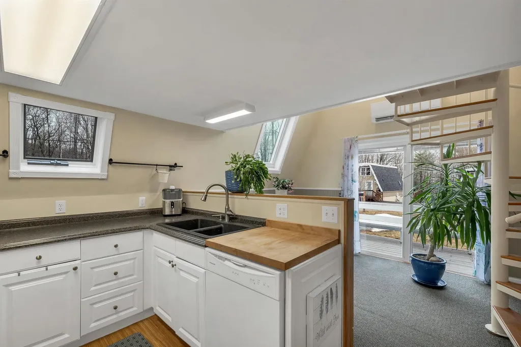 1 East Bluff Highlands Road Meredith NH 03253