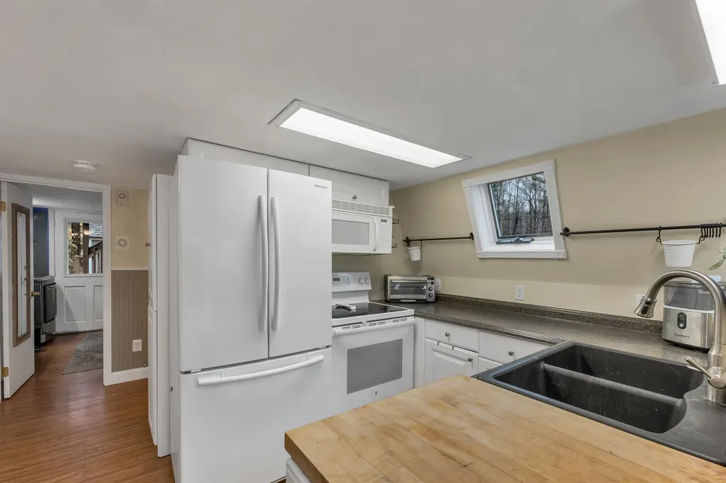 1 East Bluff Highlands Road Meredith NH 03253