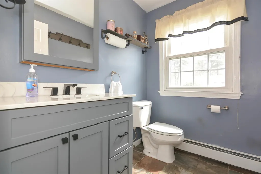 40 Barkland Drive Derry NH 03038
