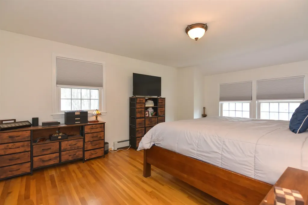 40 Barkland Drive Derry NH 03038