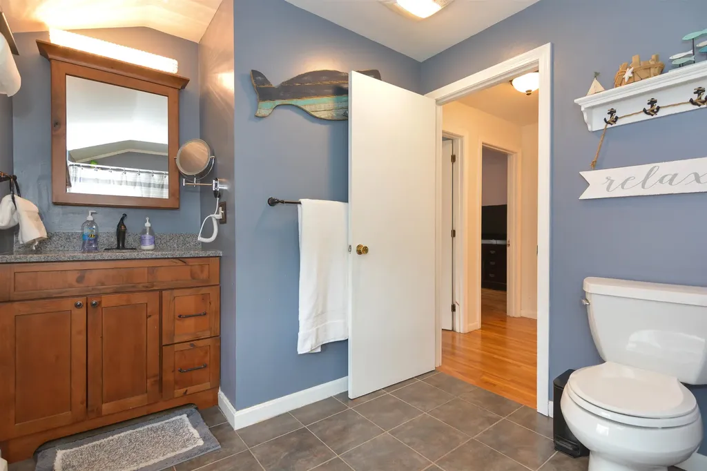40 Barkland Drive Derry NH 03038