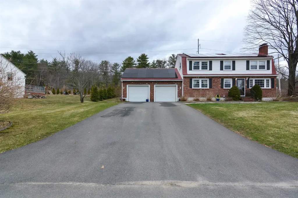40 Barkland Drive Derry NH 03038