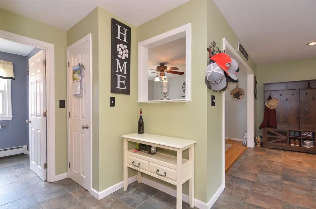 40 Barkland Drive Derry NH 03038