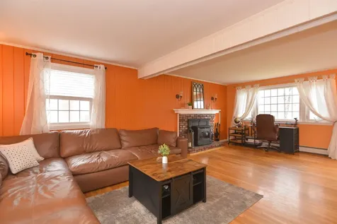 40 Barkland Drive Derry NH 03038