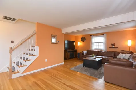 40 Barkland Drive Derry NH 03038