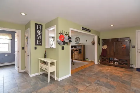40 Barkland Drive Derry NH 03038