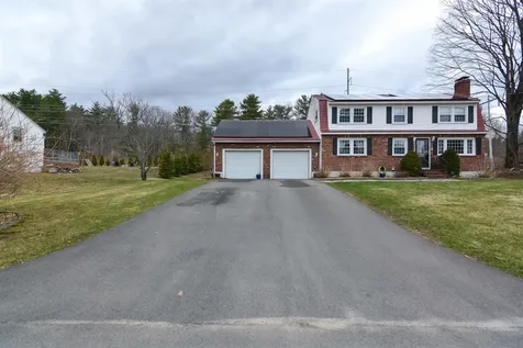 40 Barkland Drive Derry NH 03038