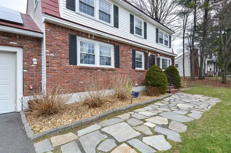 40 Barkland Drive Derry NH 03038