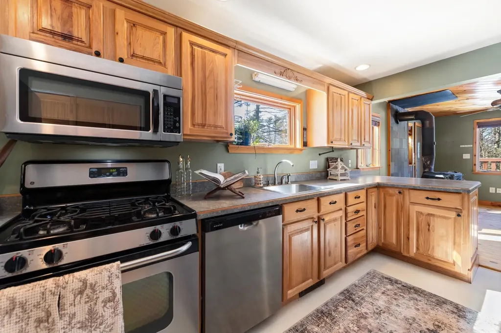 1642 Nh Route 175 Thornton NH 03285