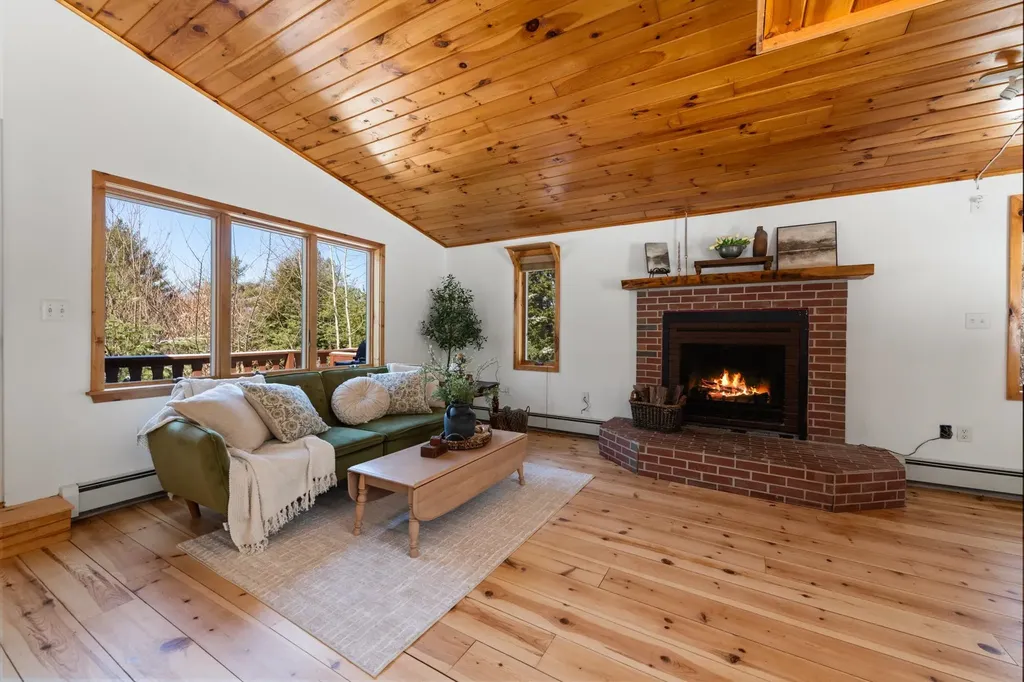 1642 Nh Route 175 Thornton NH 03285