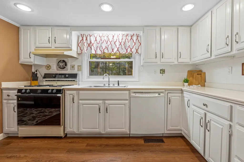 7 Eden Lane Moultonborough NH 03254