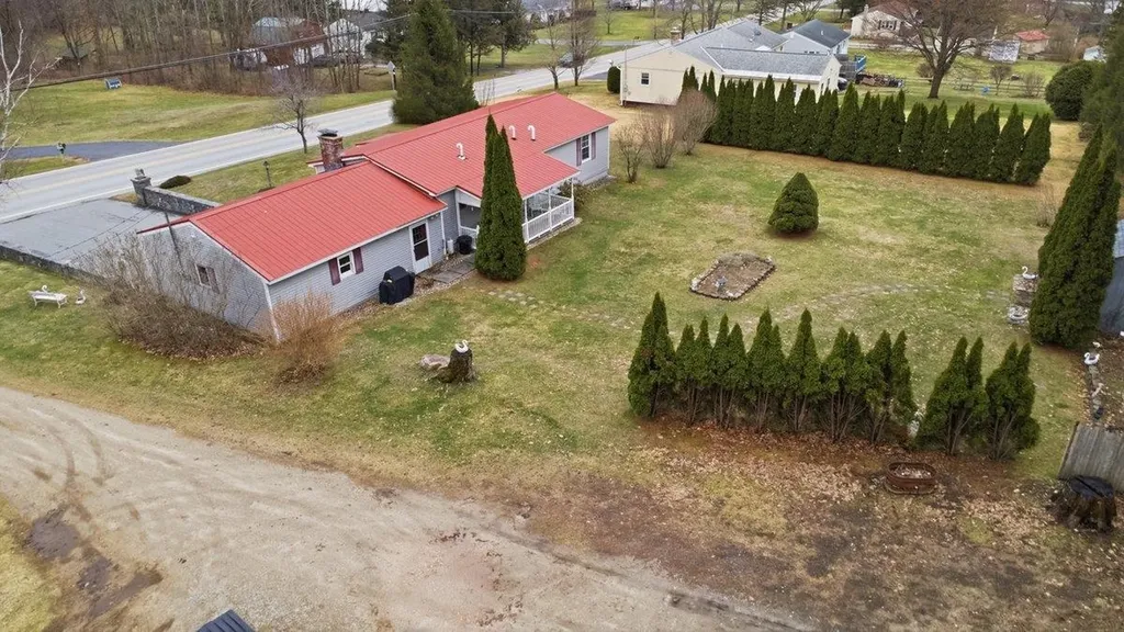 1808 East Road Bennington VT 05201