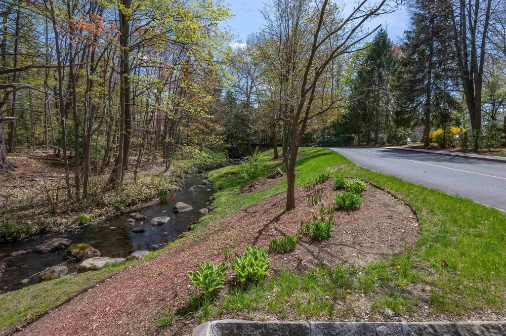 300 River Road Manchester NH 03104