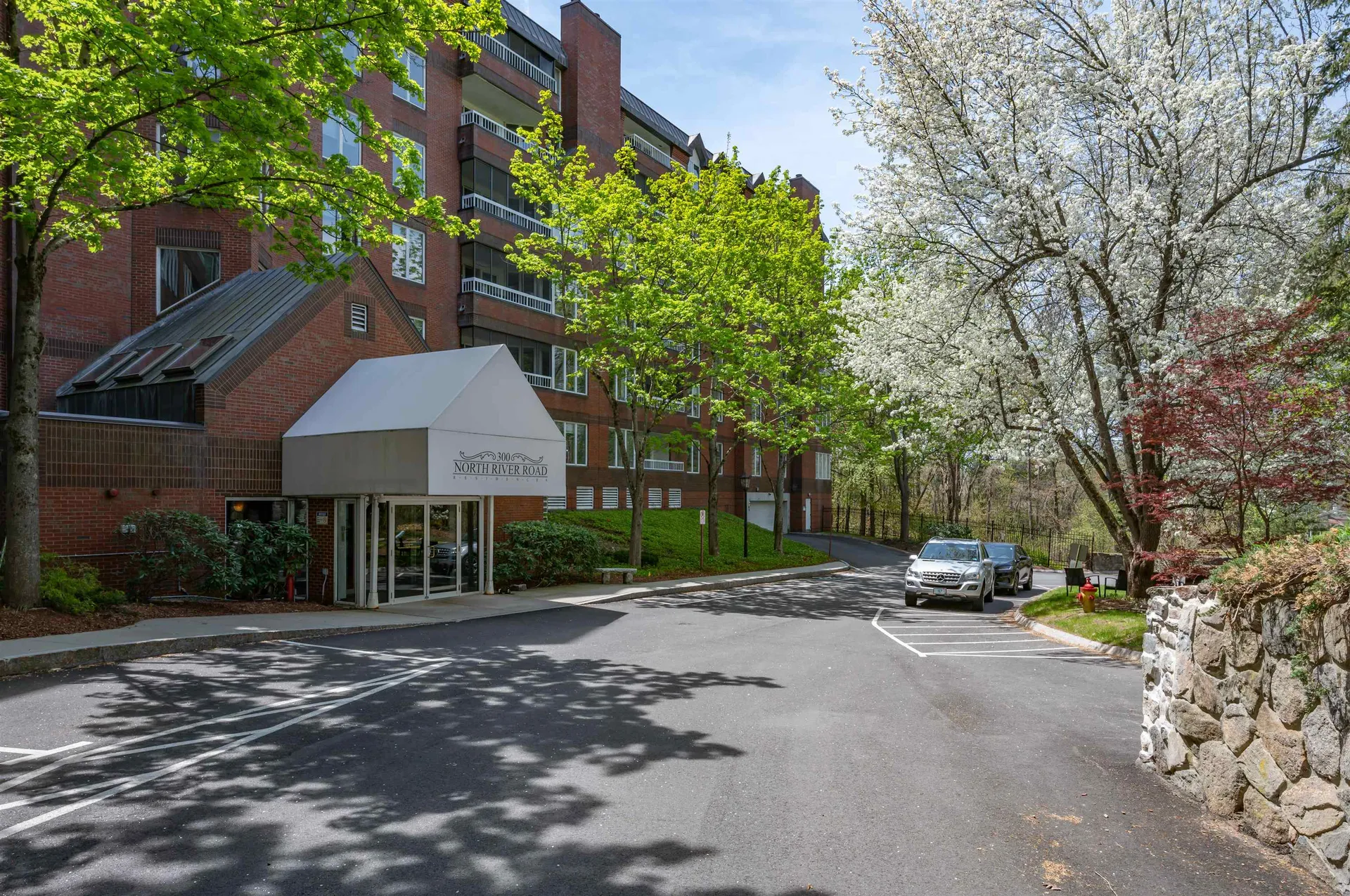 300 River Road Manchester NH 03104