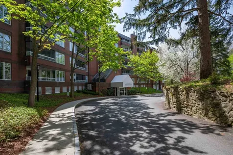 300 River Road Manchester NH 03104