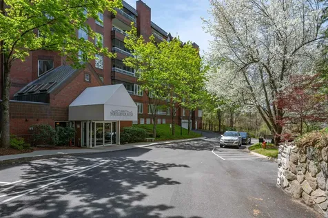 300 River Road Manchester NH 03104