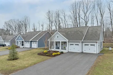 34 Three Ponds Drive Brentwood NH 03833