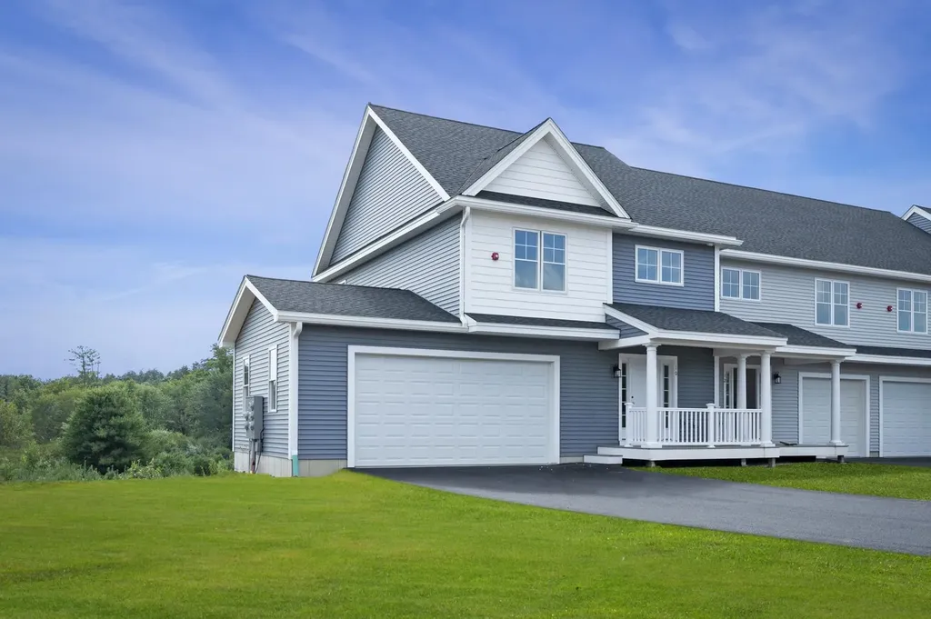 69 Crestview Way Raymond NH 03077