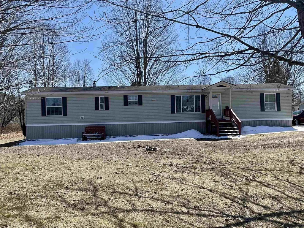 21 Daniel Drive Lyndon VT 05851