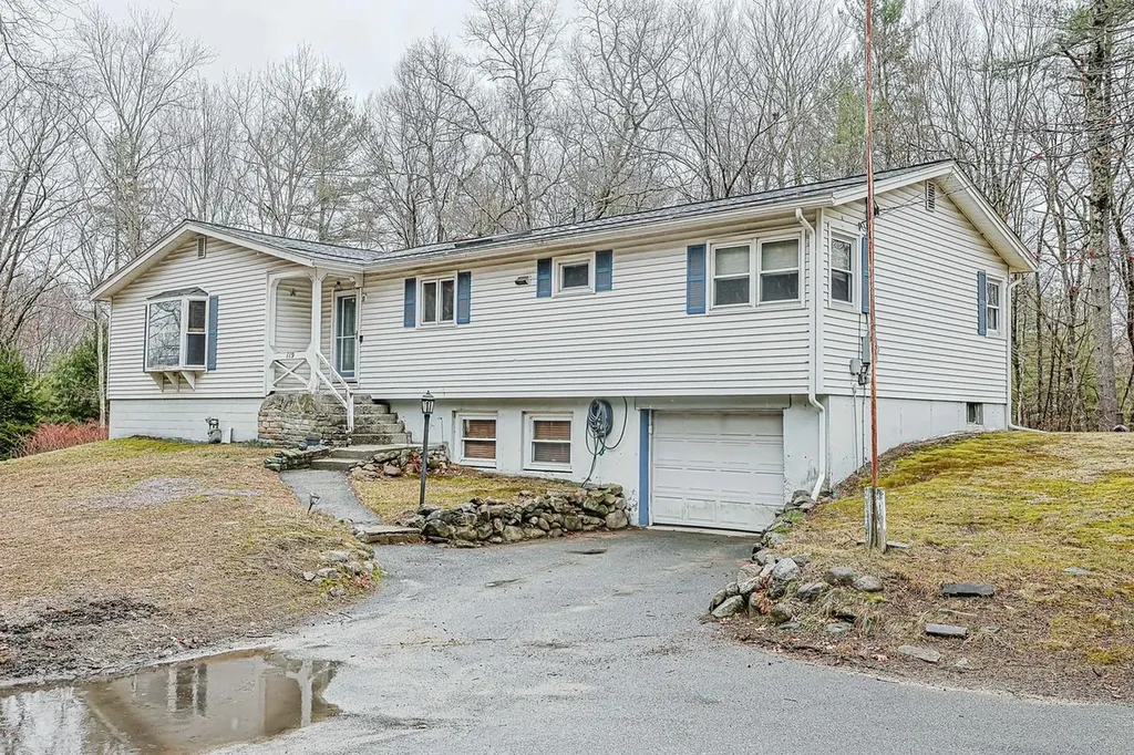 119 Belknap Road Hudson NH 03051