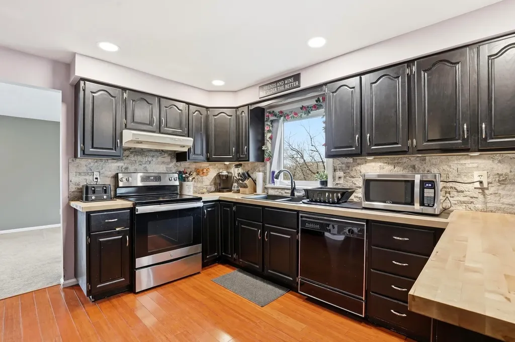 147 Leewood Street Manchester NH 03103