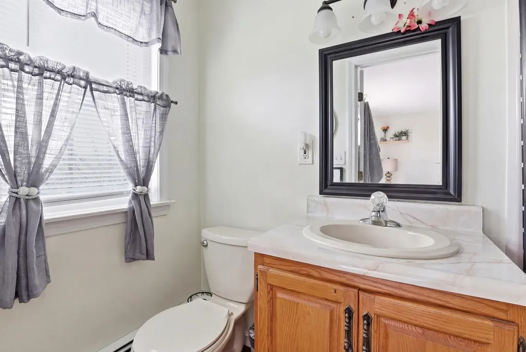 147 Leewood Street Manchester NH 03103