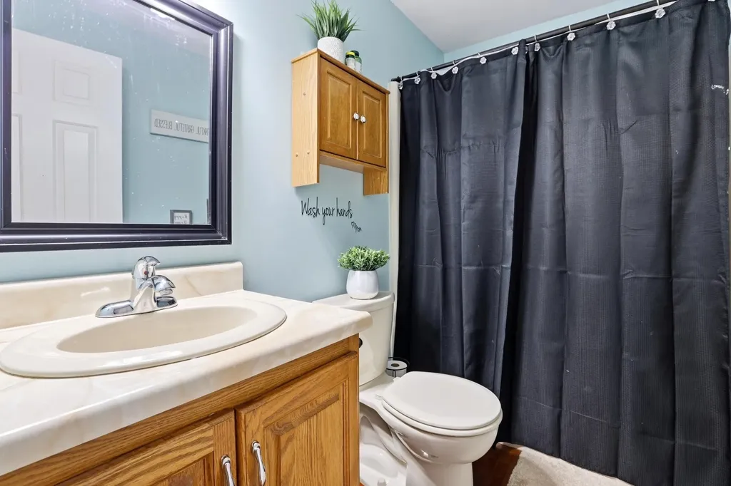 147 Leewood Street Manchester NH 03103