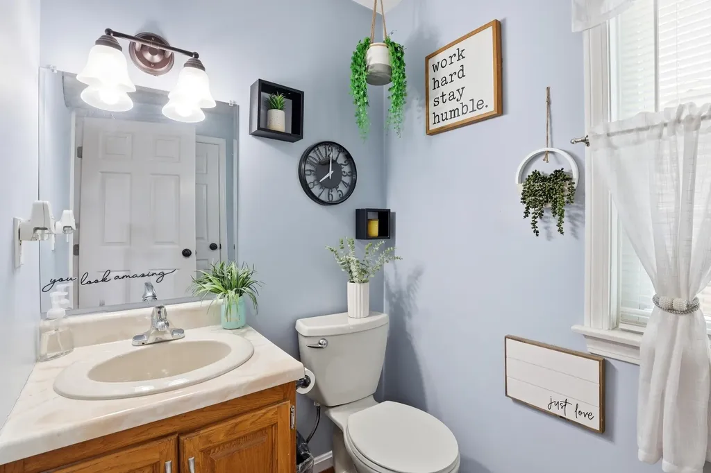 147 Leewood Street Manchester NH 03103