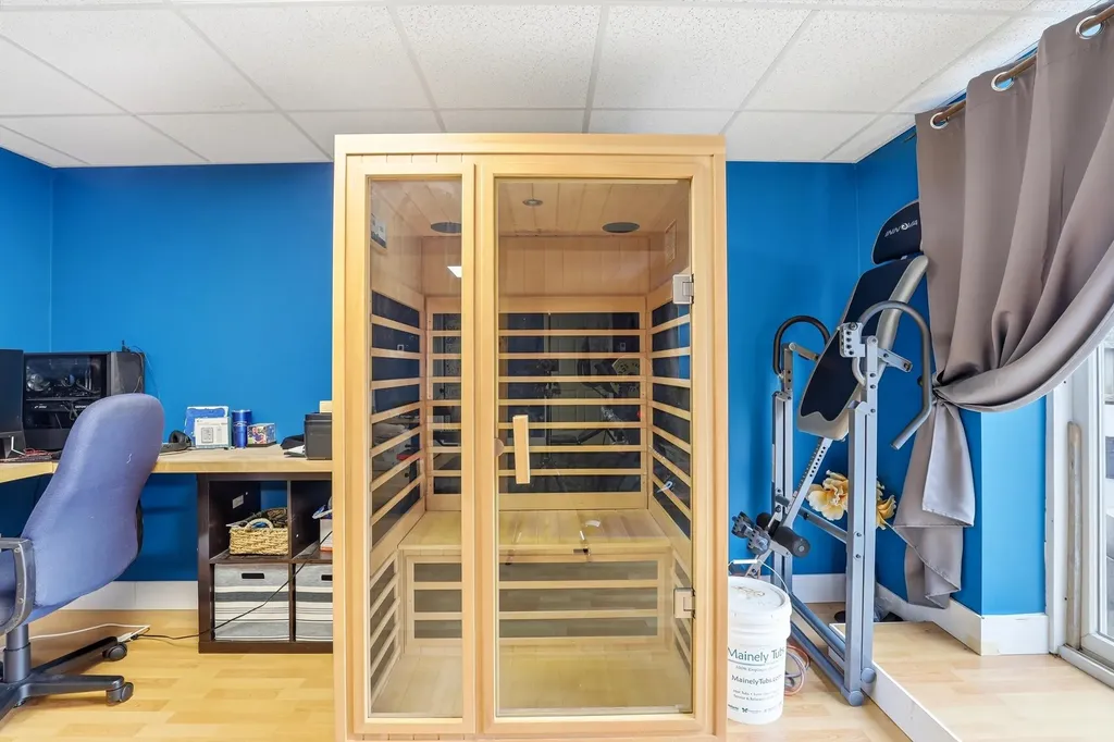 147 Leewood Street Manchester NH 03103