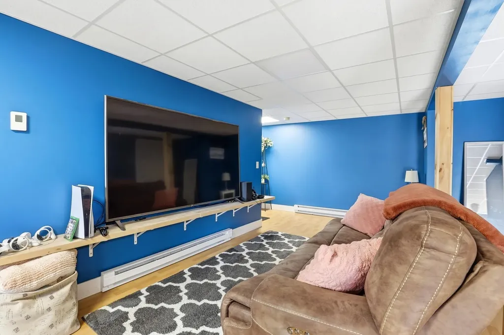 147 Leewood Street Manchester NH 03103