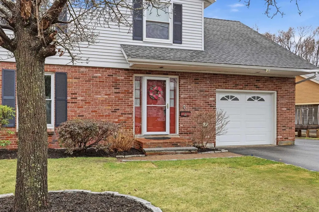 147 Leewood Street Manchester NH 03103