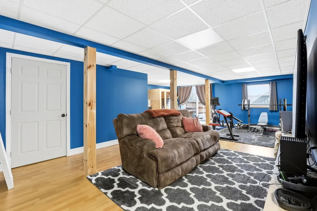 147 Leewood Street Manchester NH 03103