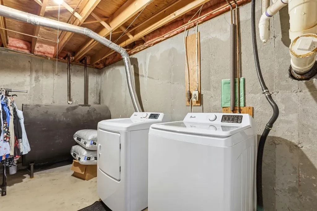 147 Leewood Street Manchester NH 03103