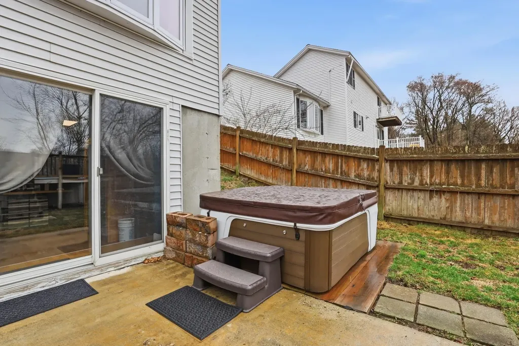 147 Leewood Street Manchester NH 03103